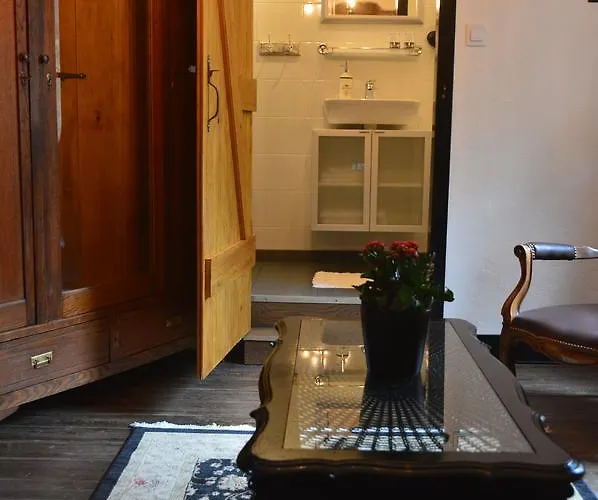 B&b-restaurant Porte De La Lienne Bed & Breakfast